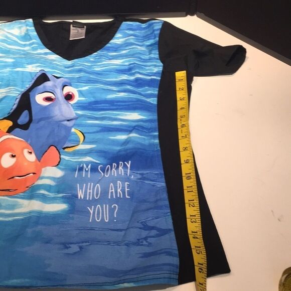 Disney Finding Nemo Finding Dori Nursing Scrub Top Size Small - Picture 10 of 11